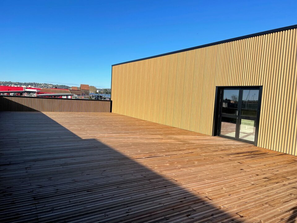 OPPORTUNITE 
A LOUER ROOF TOP avec TERRASSE de 170 m²