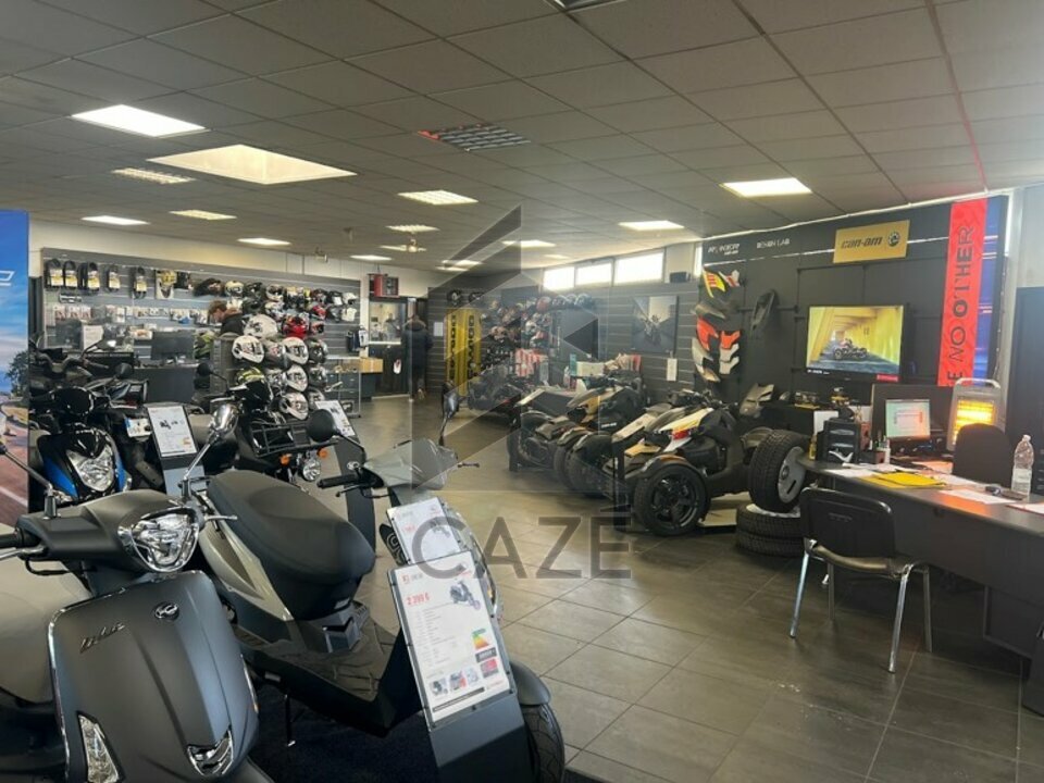 LOCAL COMMERCIAL – EYSINES – PROCHE ROCADE