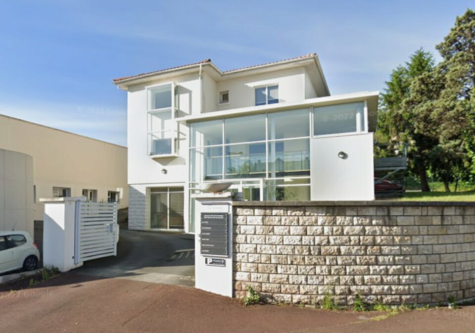 IMMEUBLE DE BUREAUX A VENDRE – SAINTES